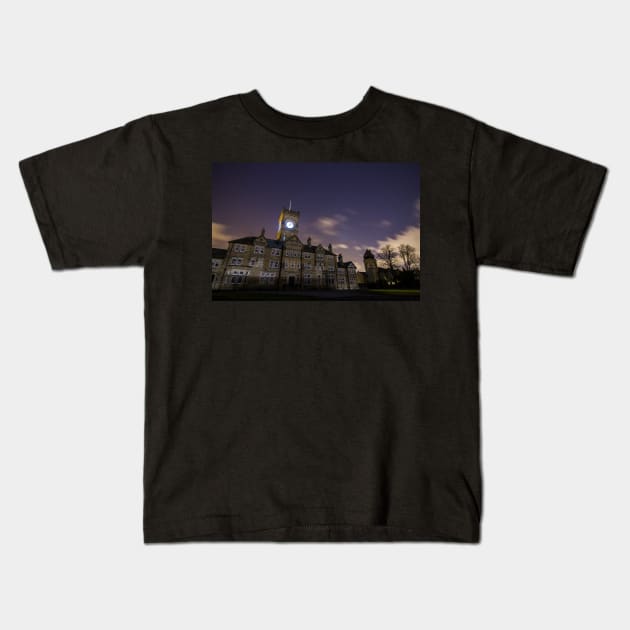 High Royds - West Riding Pauper Lunatic Asylum Starry Night Kids T-Shirt by Spookydaz